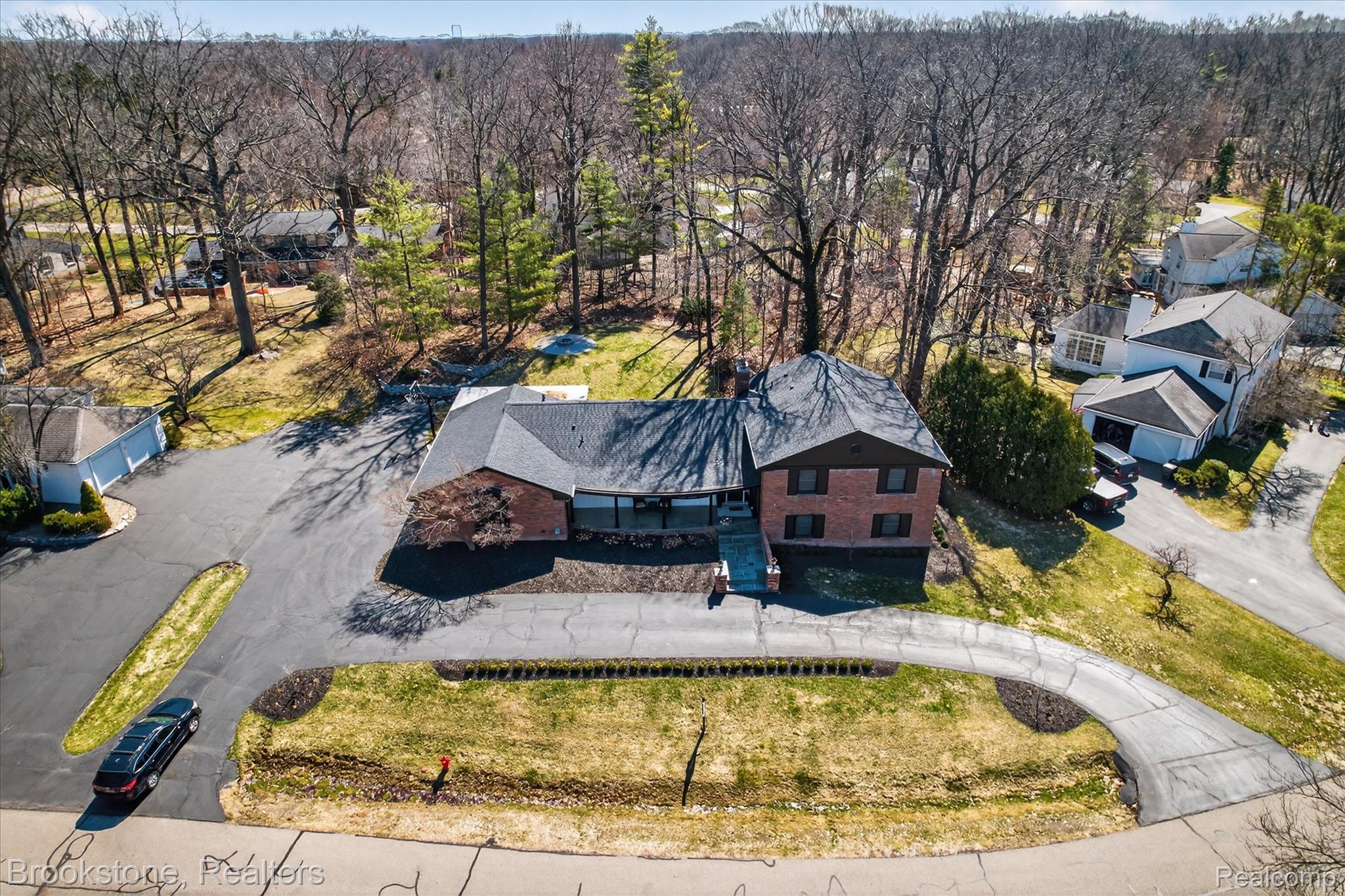 754 N Valley Chase Road