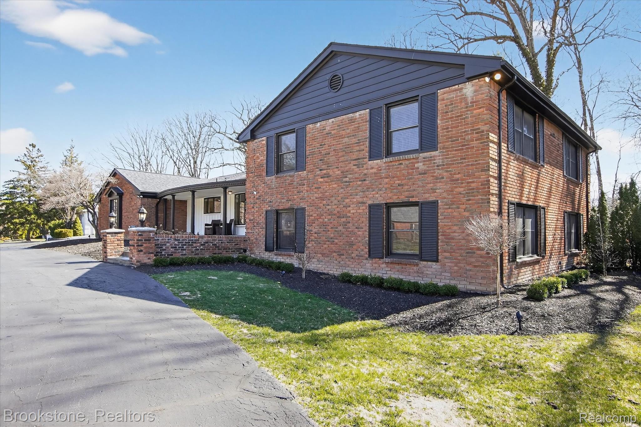 754 N Valley Chase Road