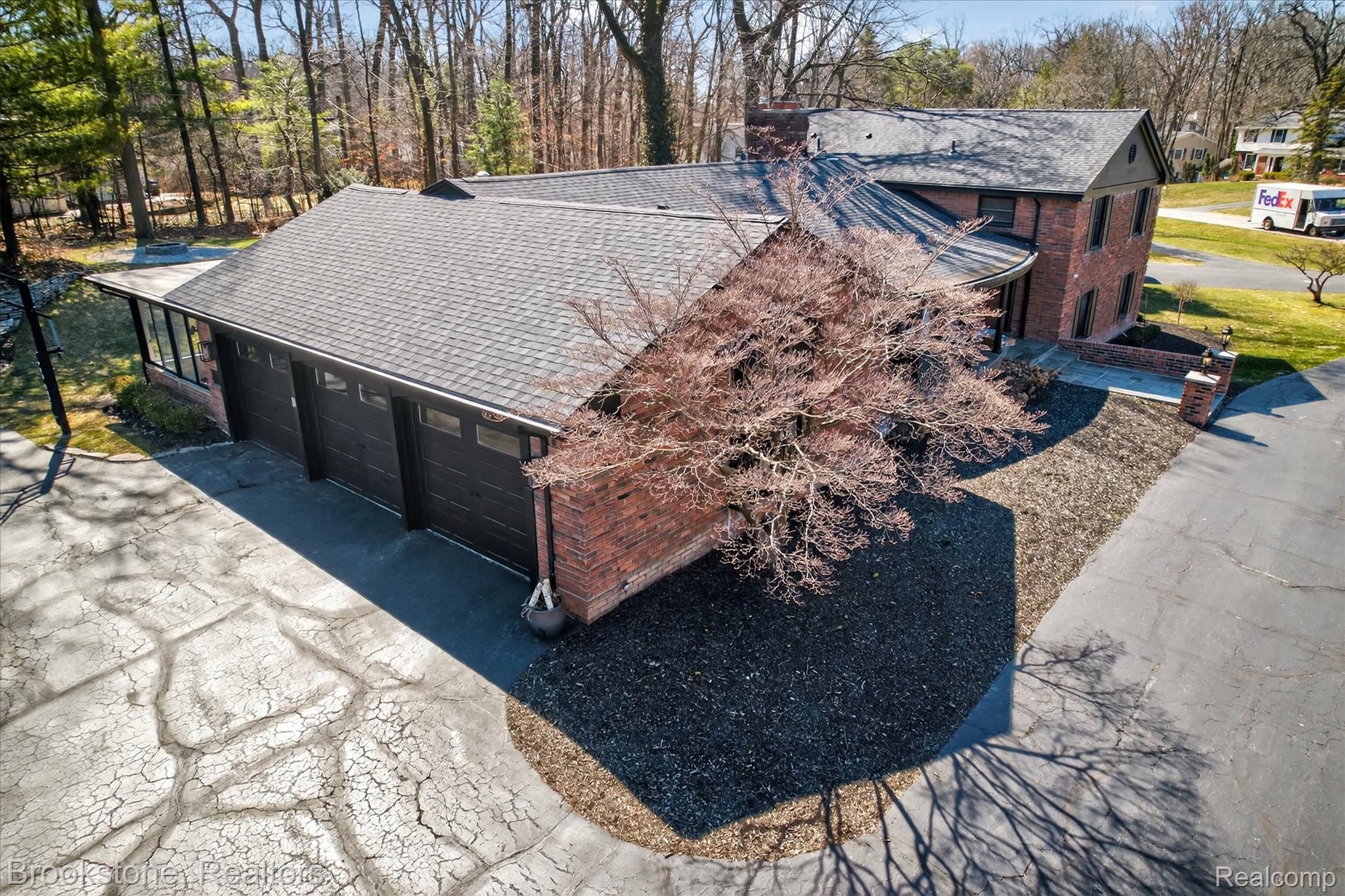 754 N Valley Chase Road