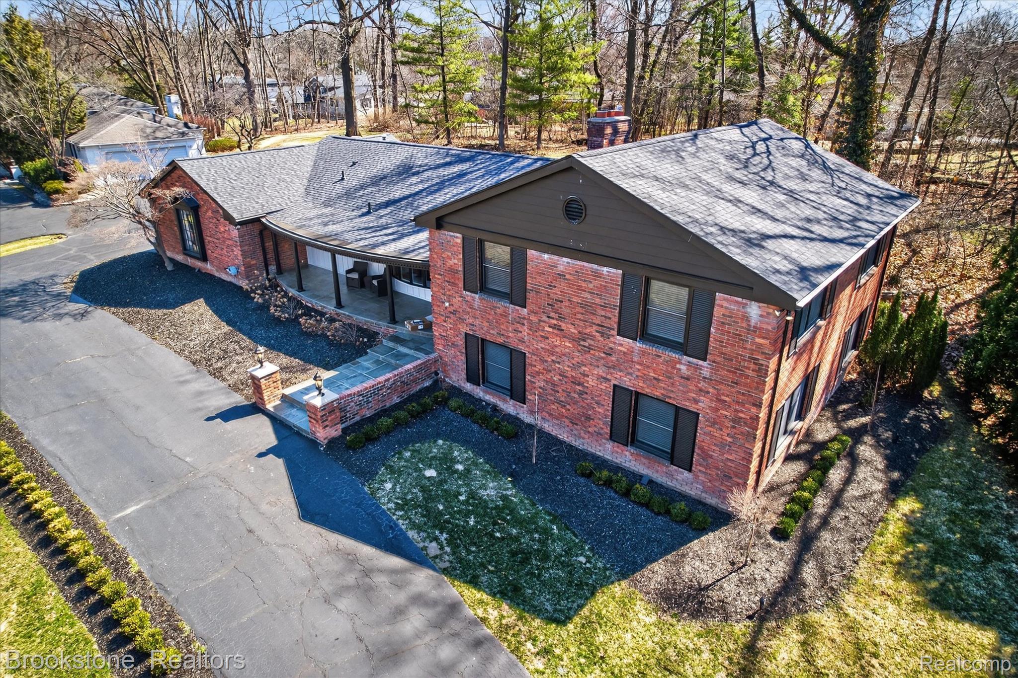 754 N Valley Chase Road
