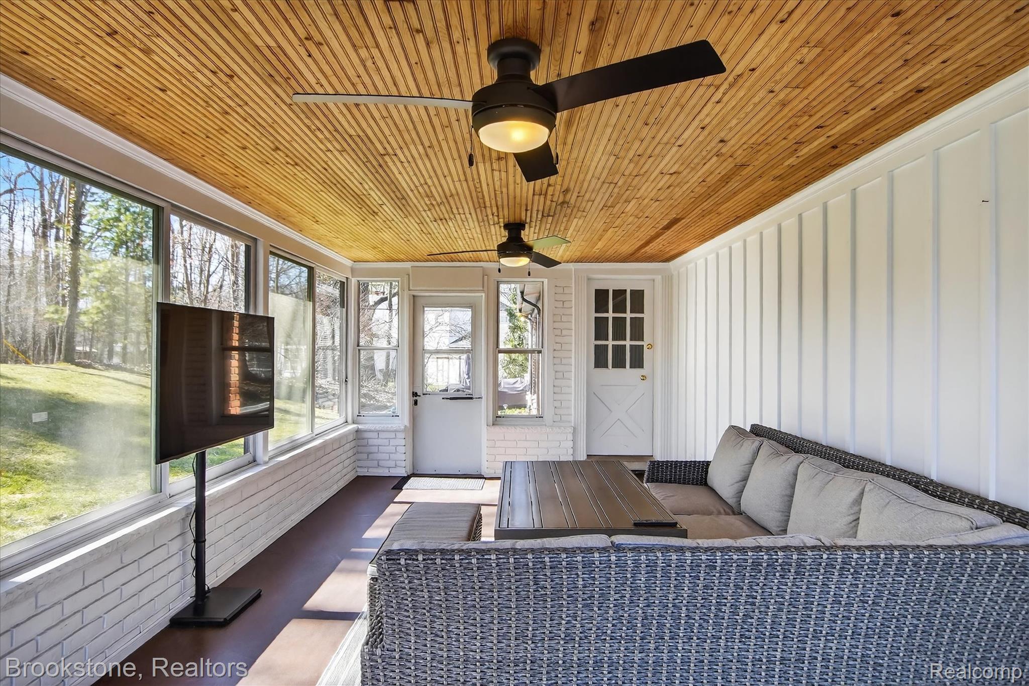754 N Valley Chase Road
