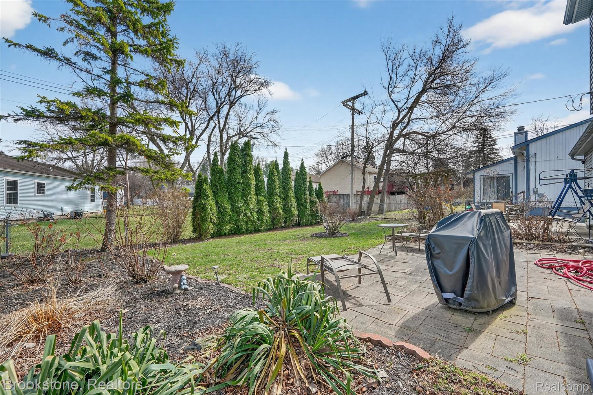 472 Westlawn Street
