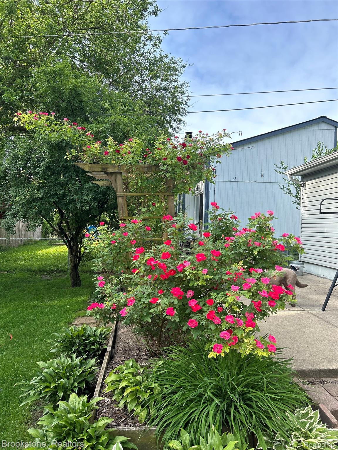472 Westlawn Street