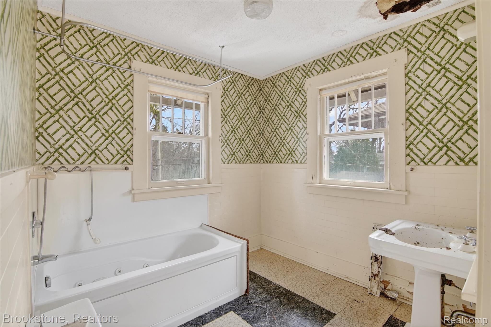 319 Homecrest Road