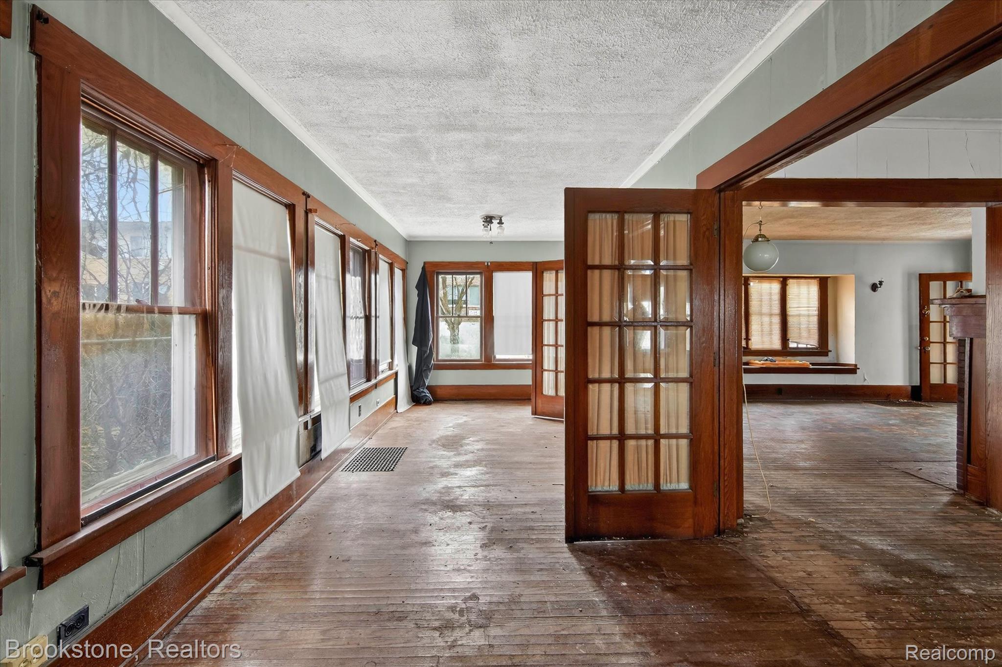 319 Homecrest Road