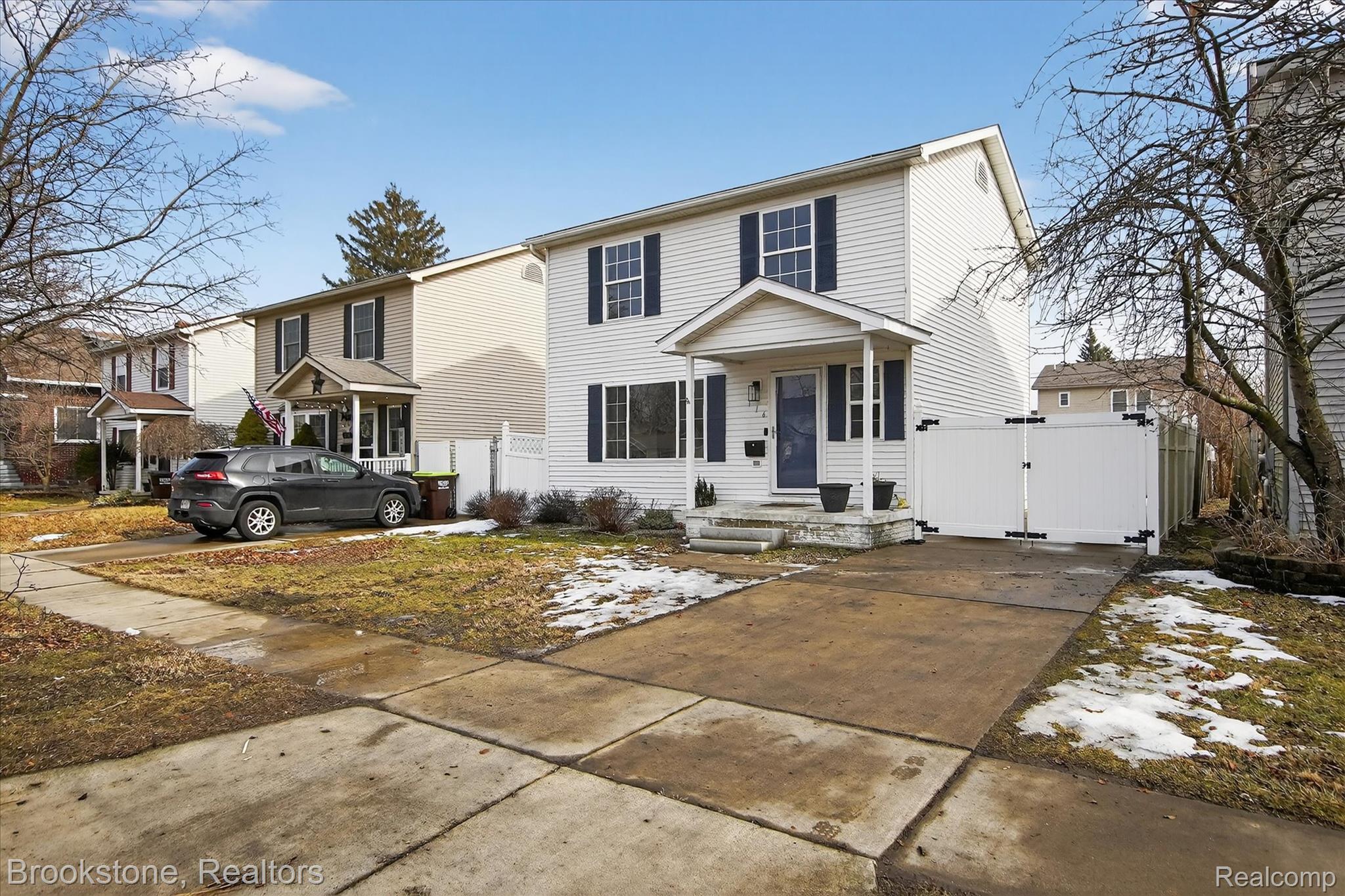 116 Maple Boulevard