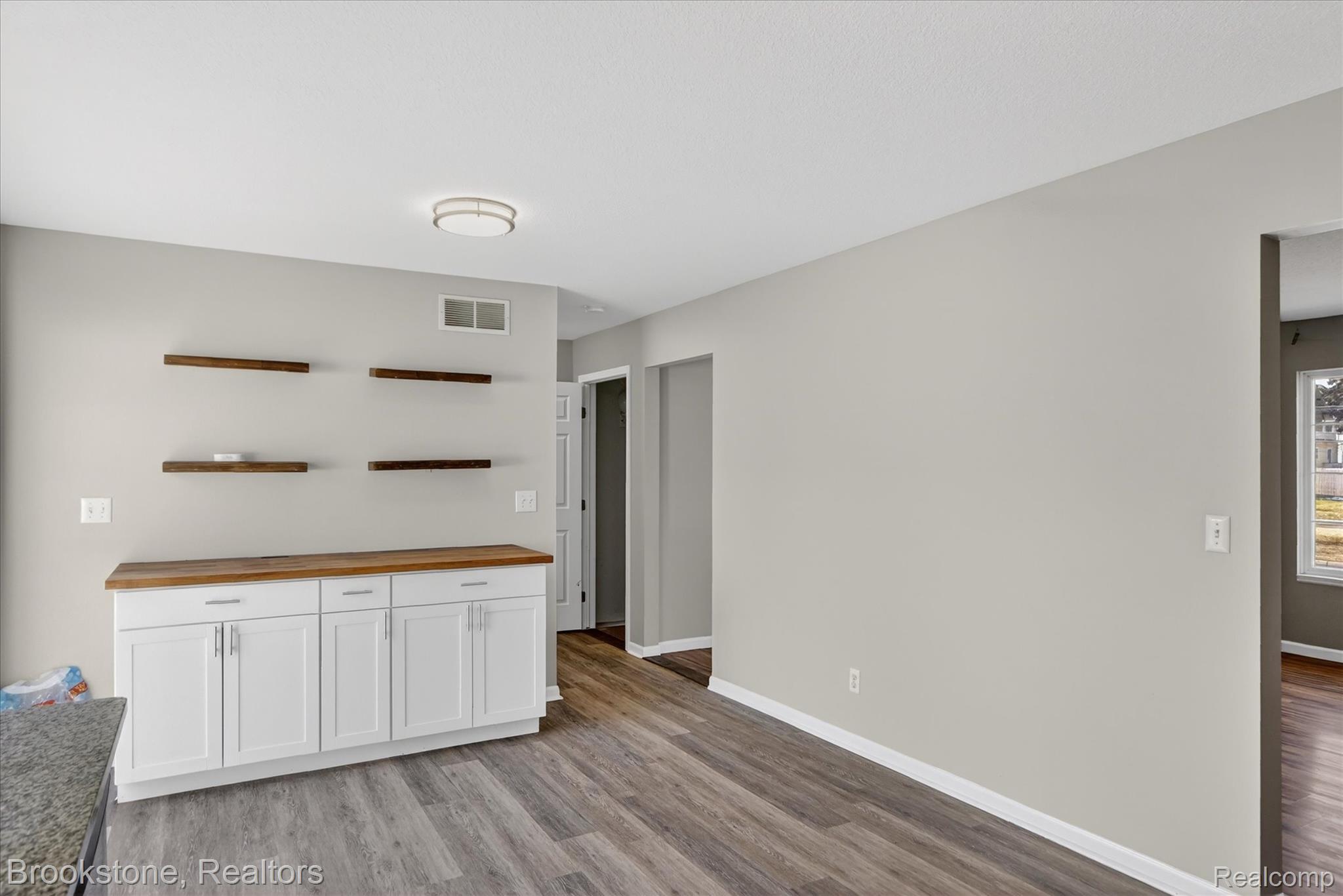 116 Maple Boulevard