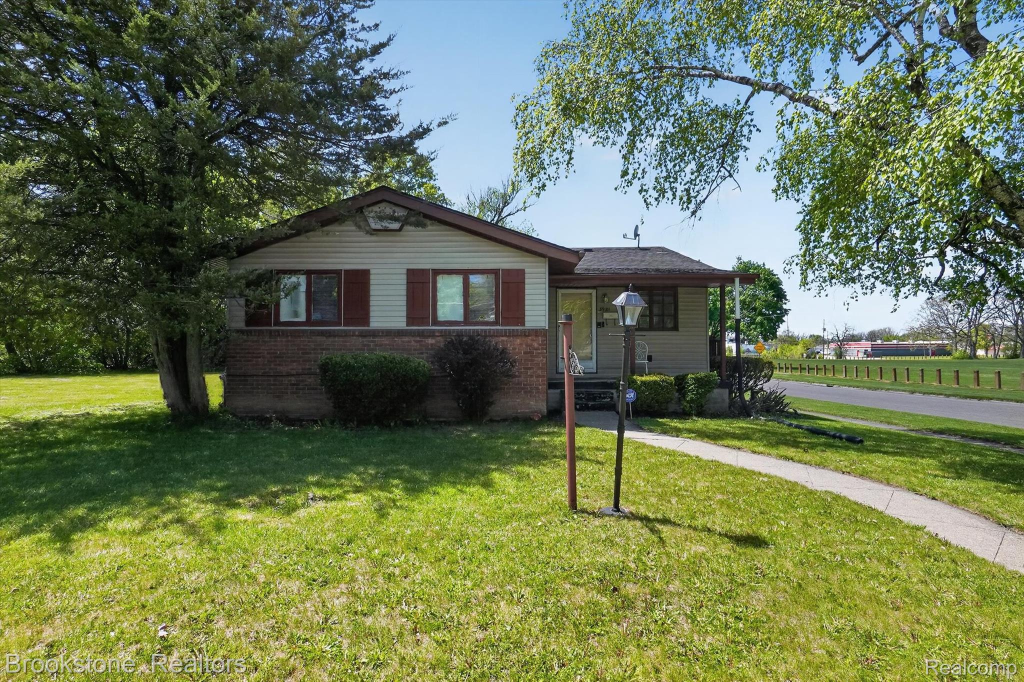 3921 Kellar Avenue