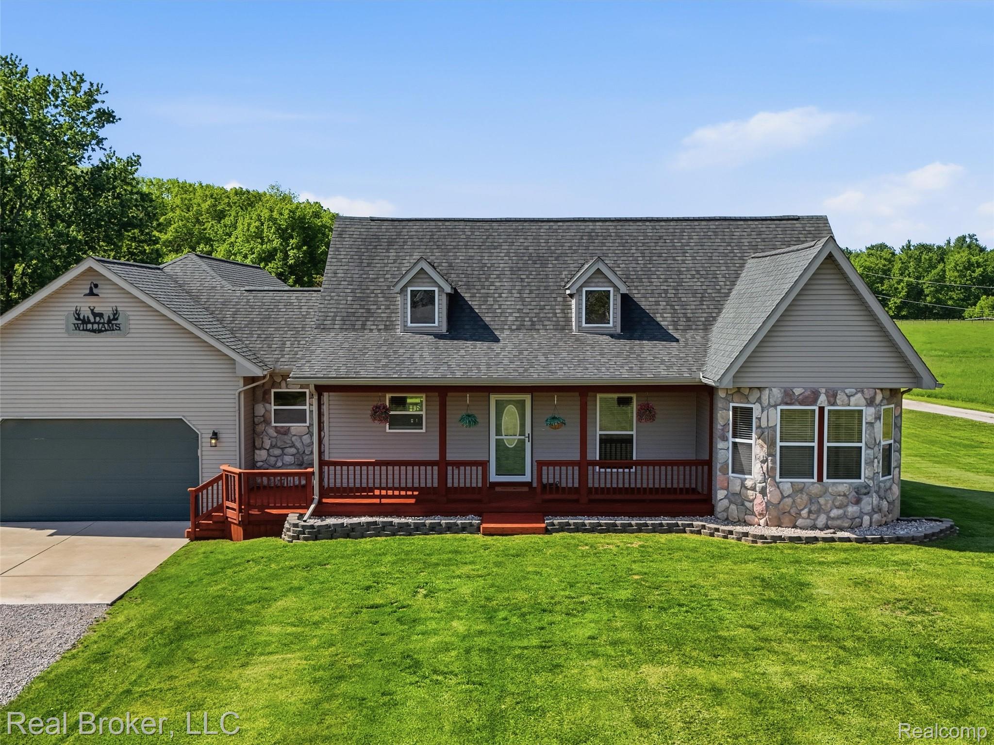 7271 Ray Road
