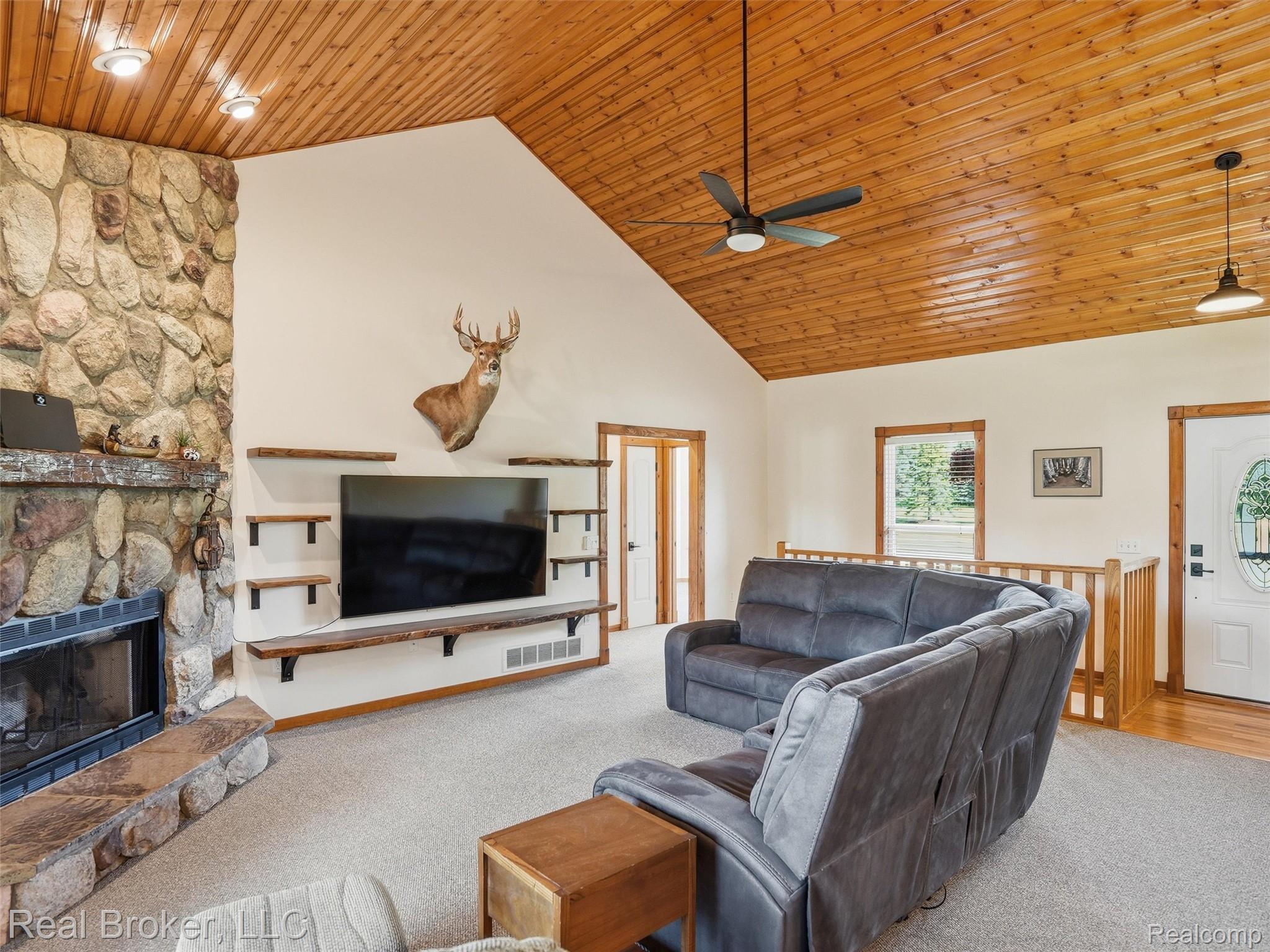 7271 Ray Road