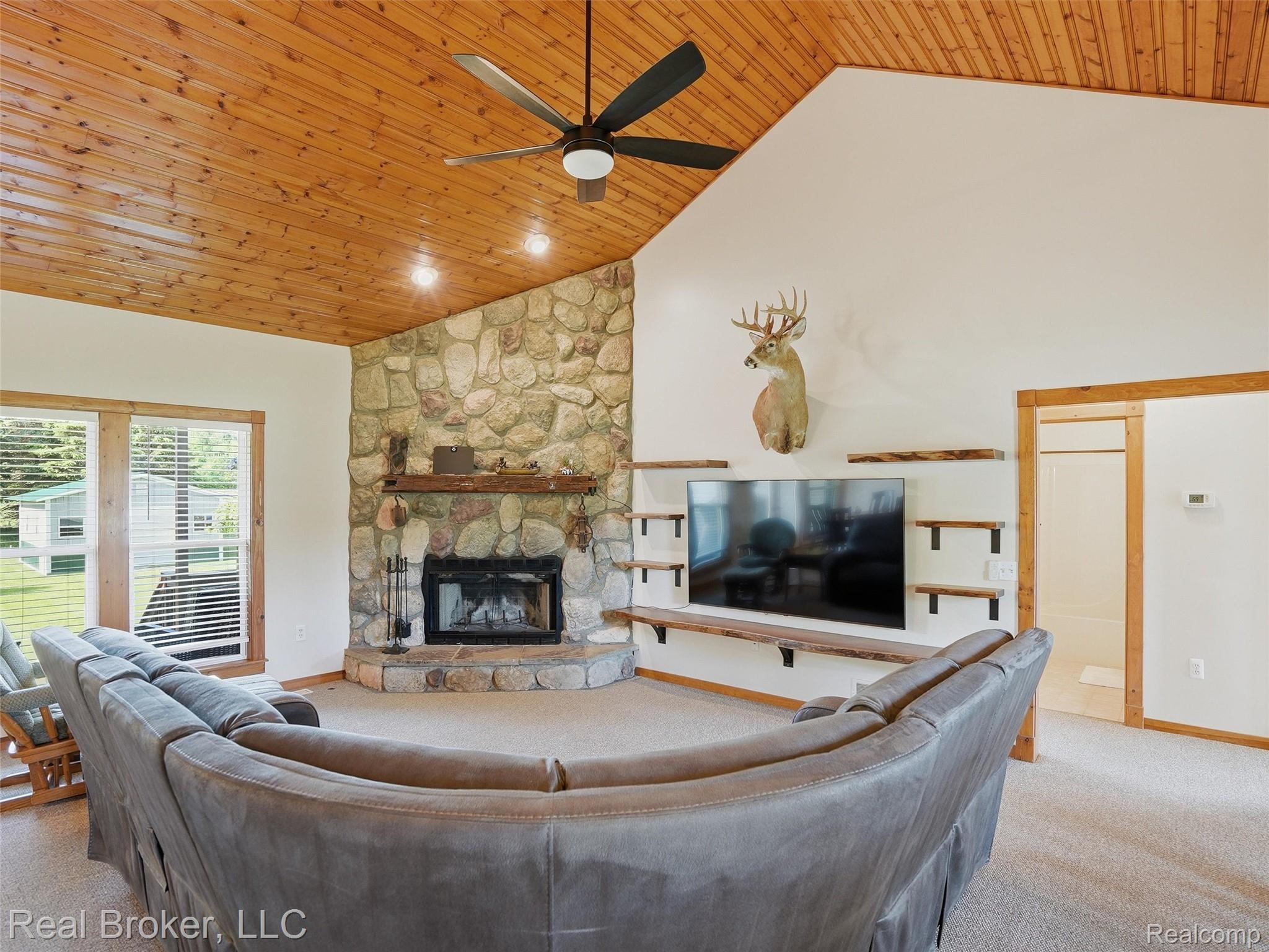 7271 Ray Road