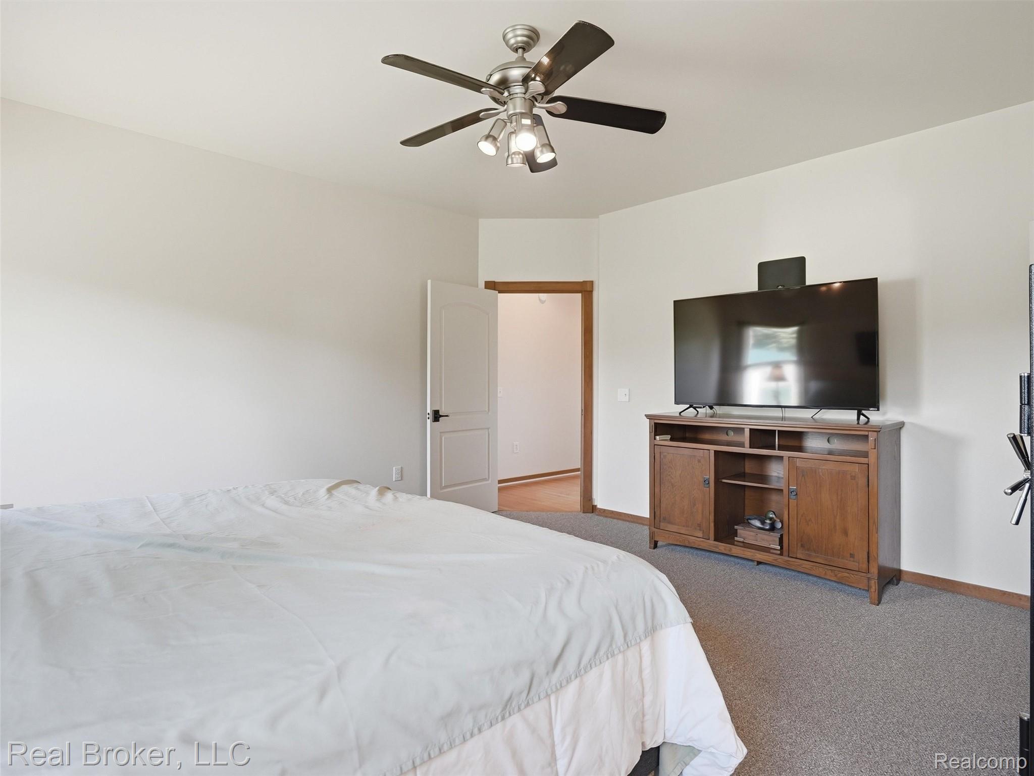 7271 Ray Road