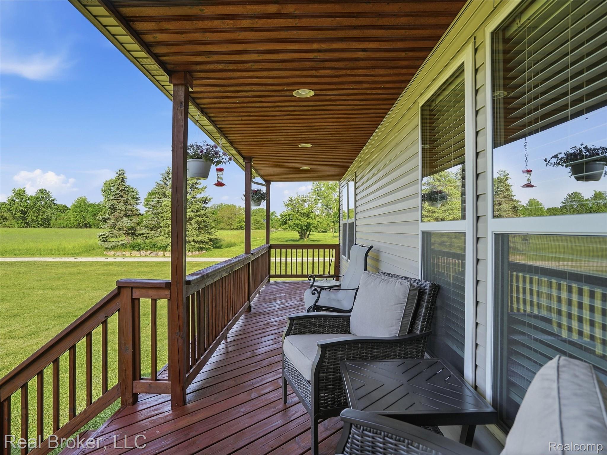 7271 Ray Road
