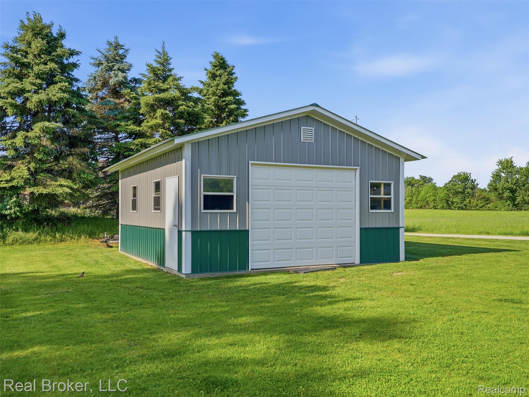 7271 Ray Road