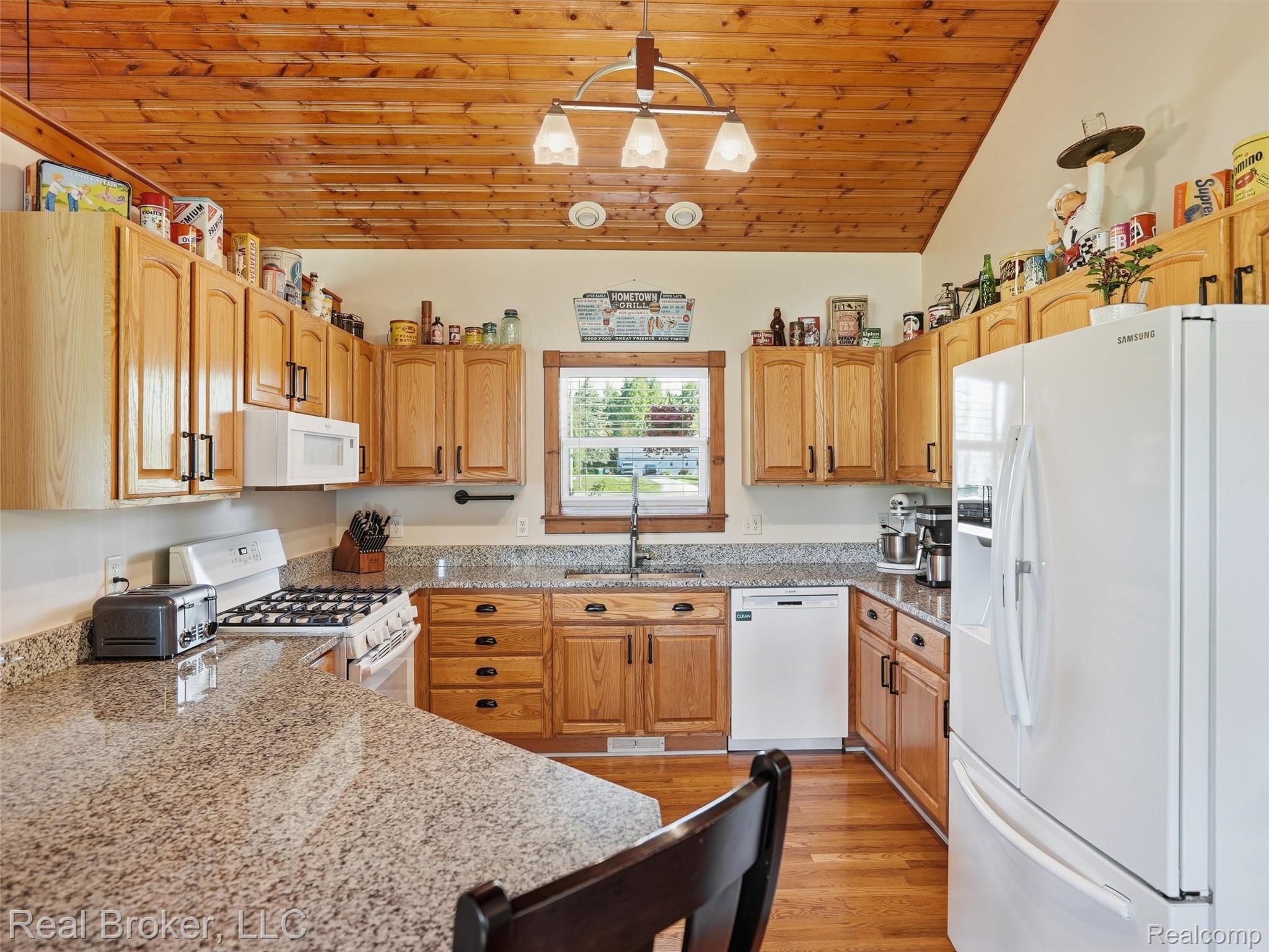 7271 Ray Road