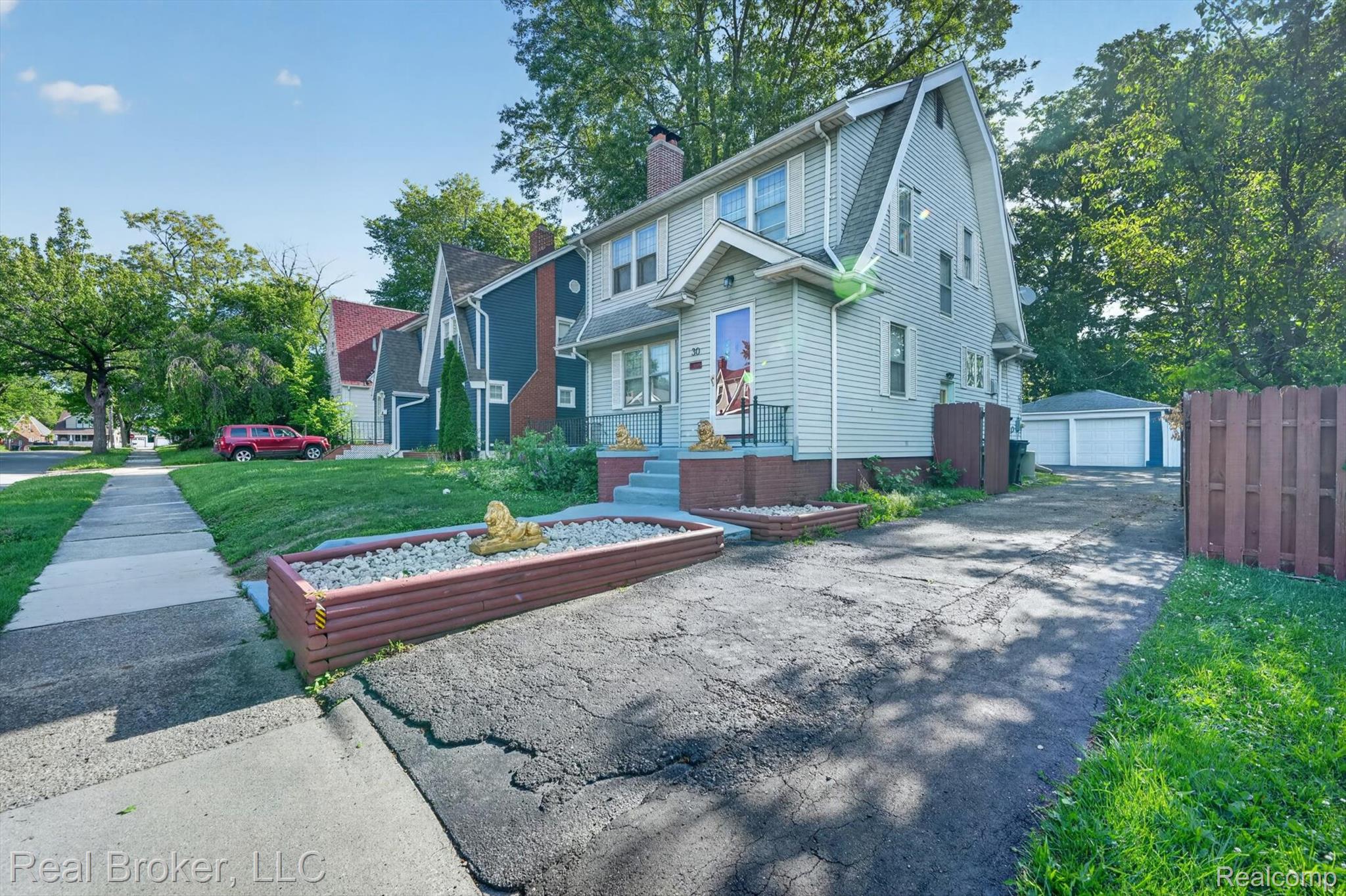 30 Dakota Street