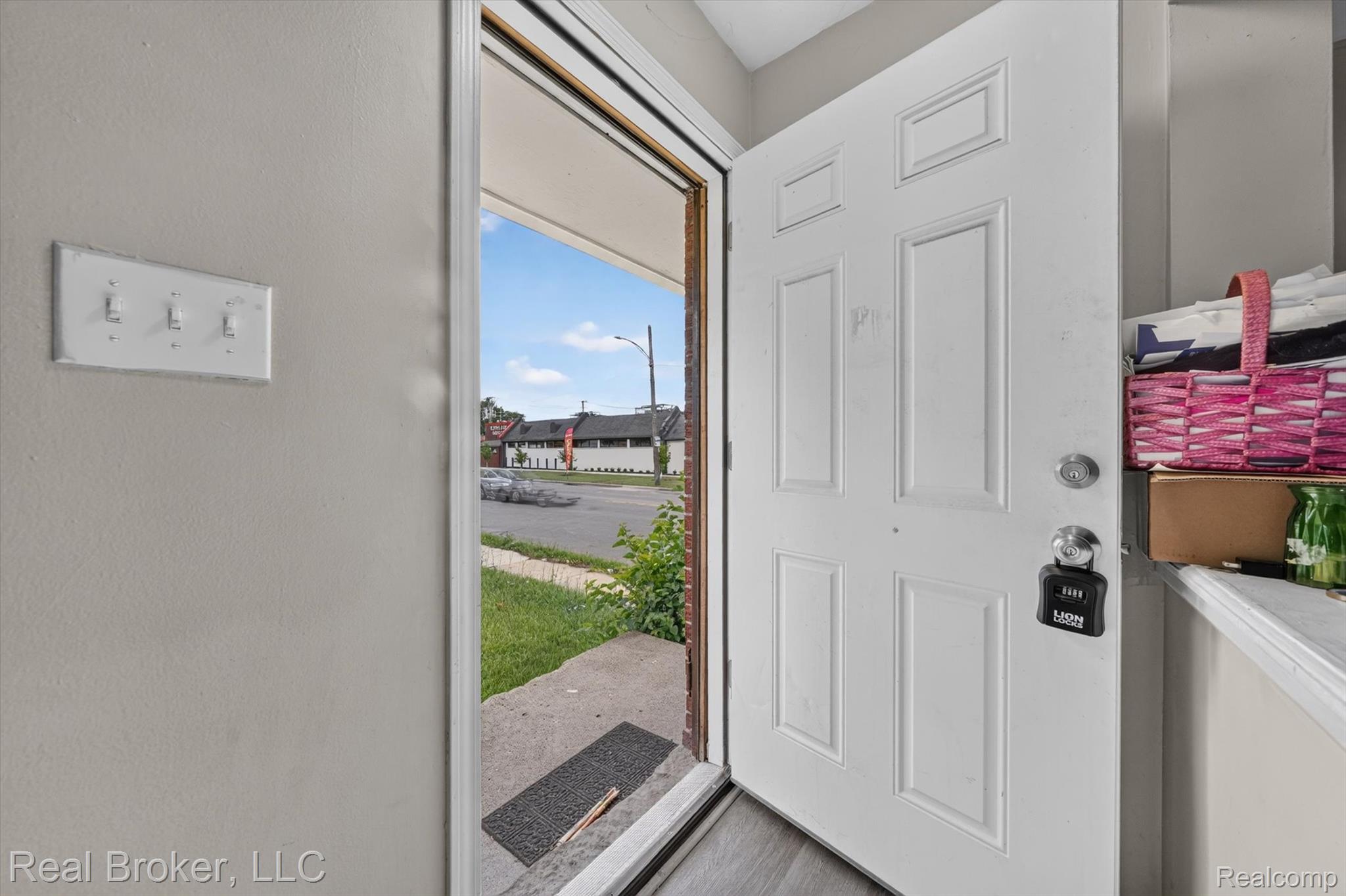 13905 Longacre Street