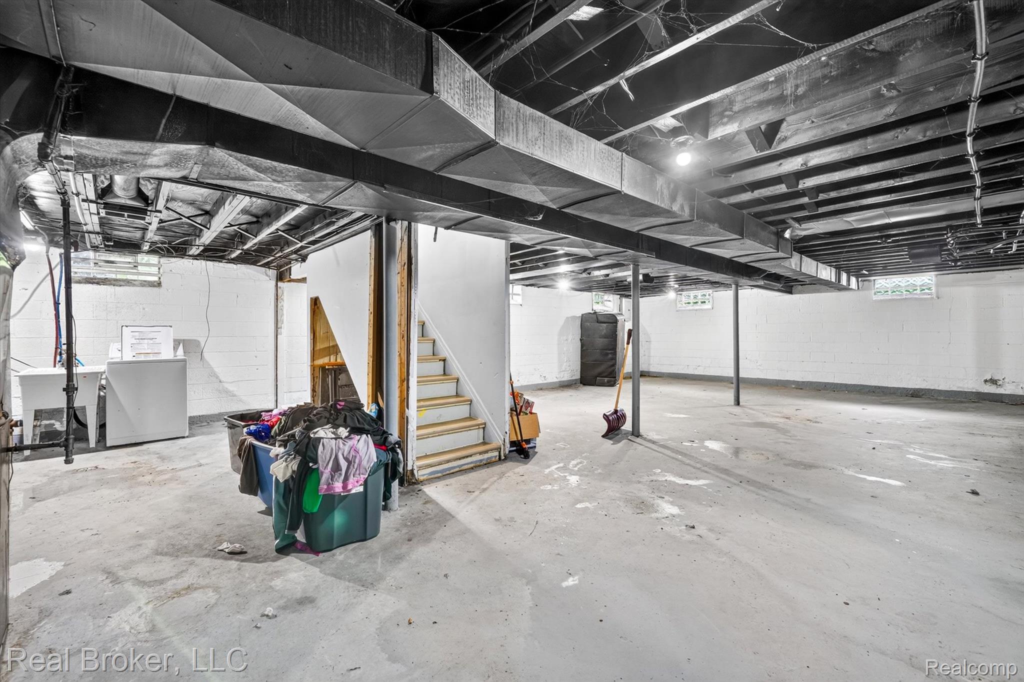 13905 Longacre Street