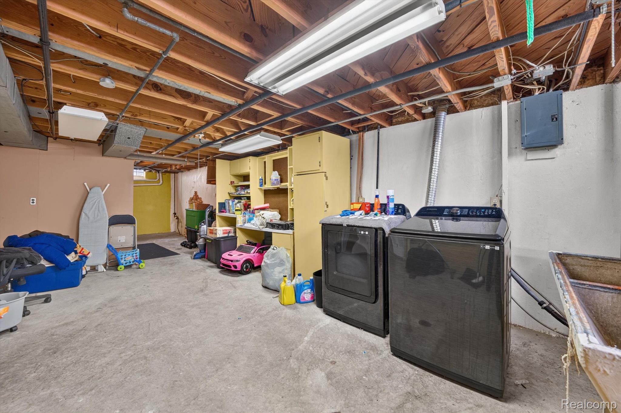 24894 Raven Avenue