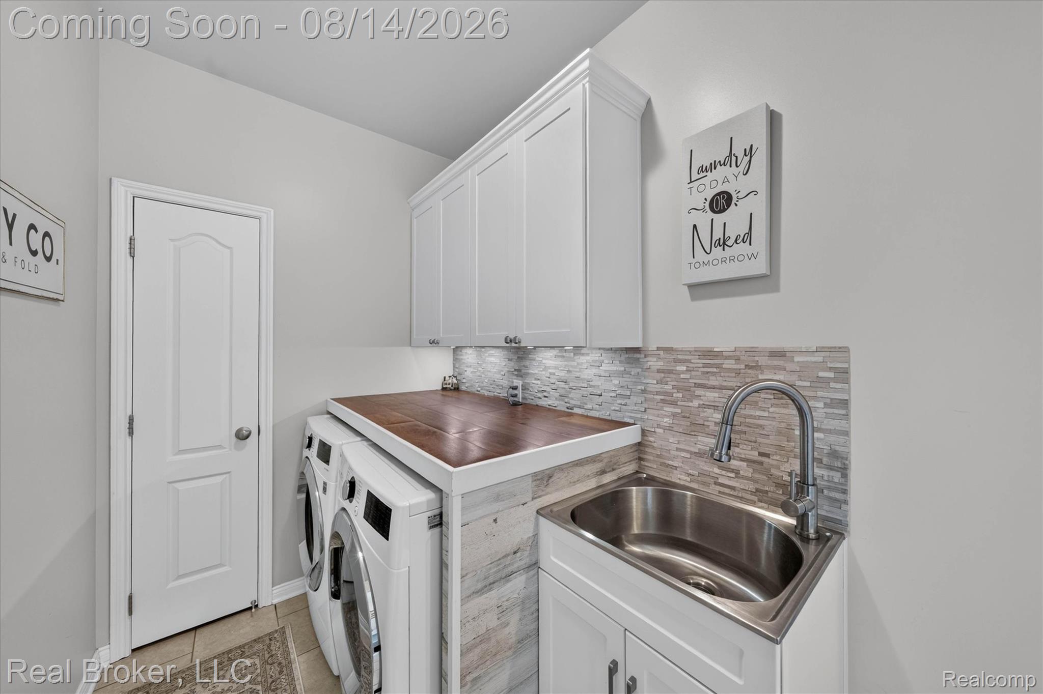 322 Hidden River E