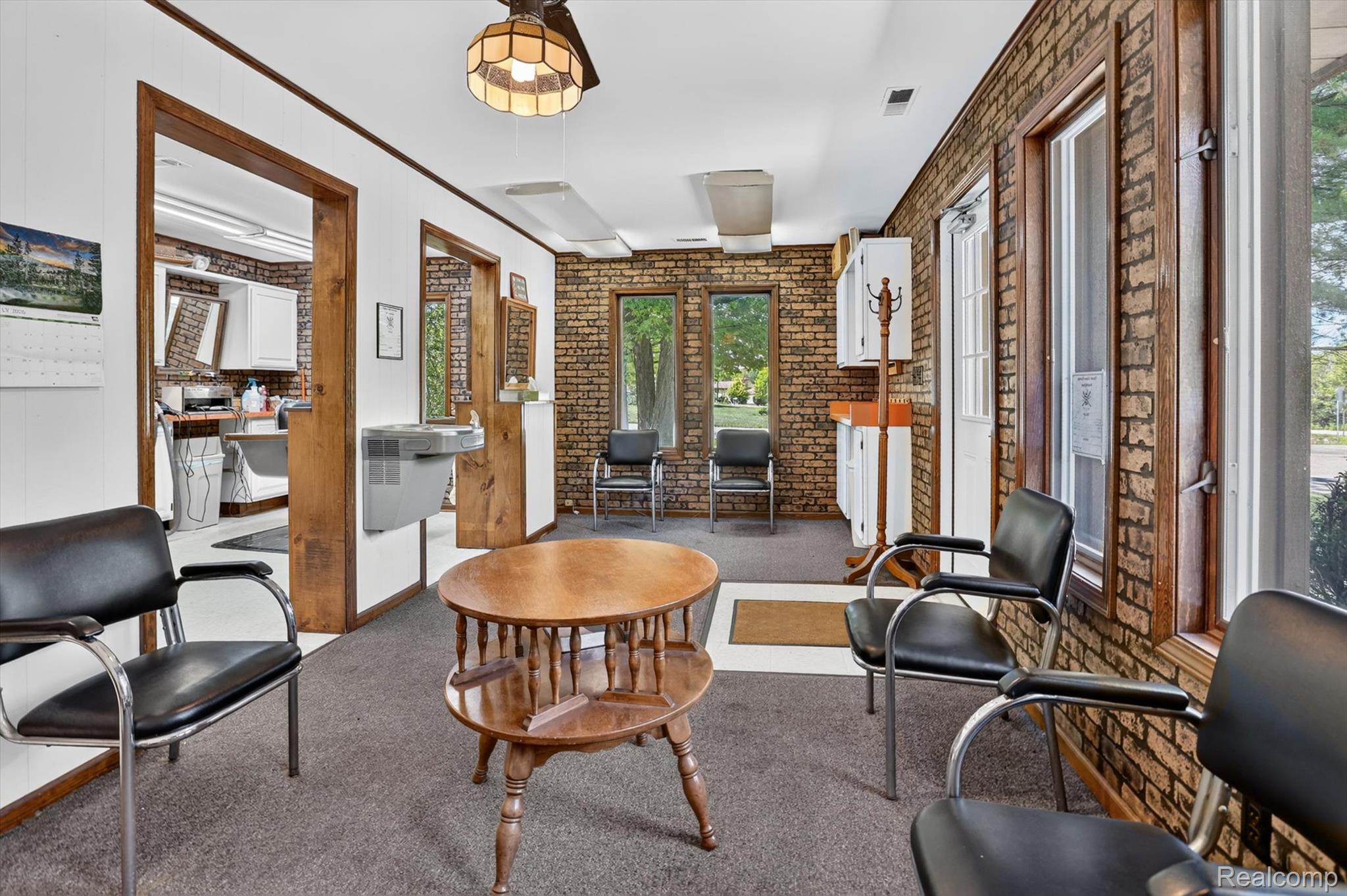 1011 S Graham Road