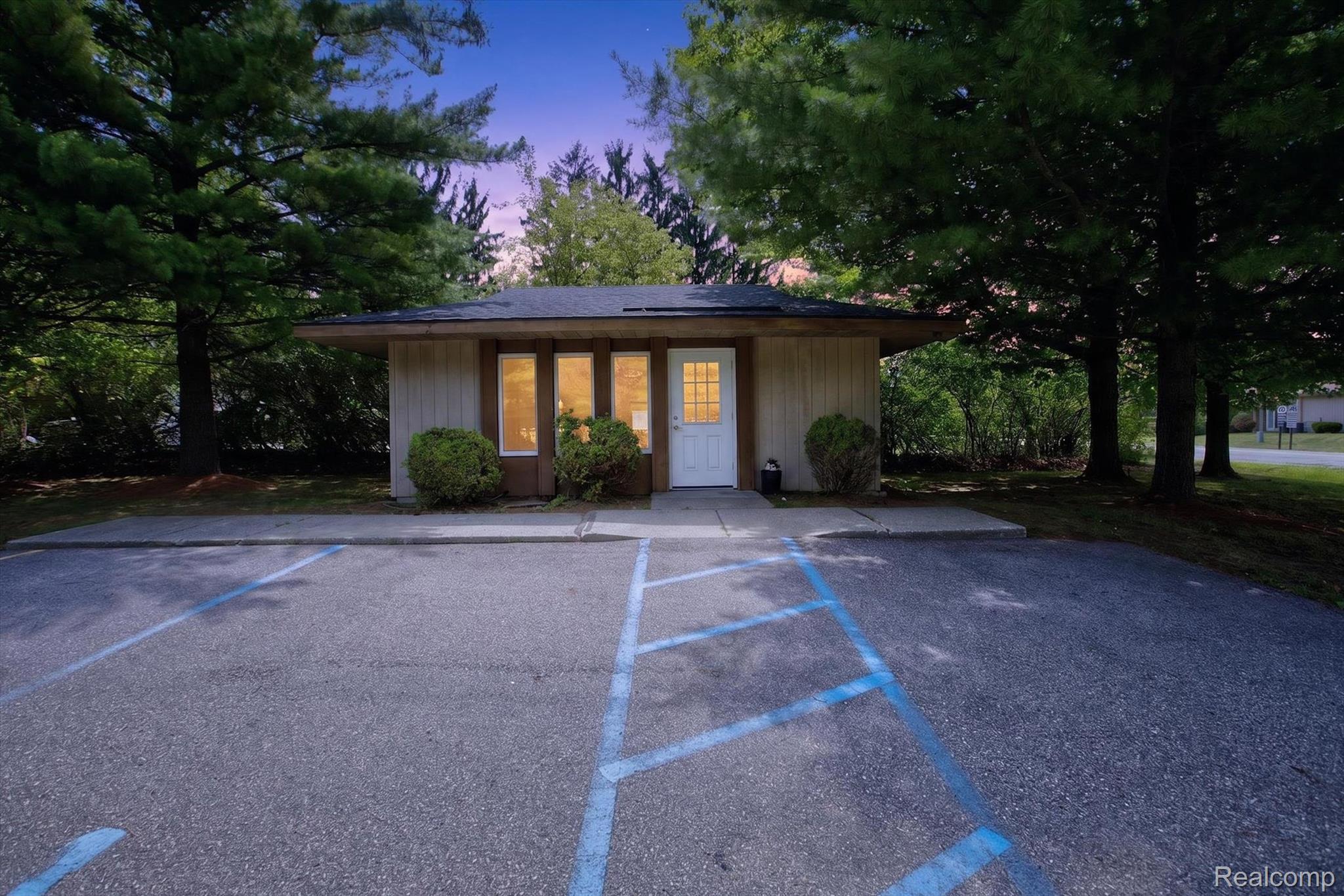 1011 S Graham Road