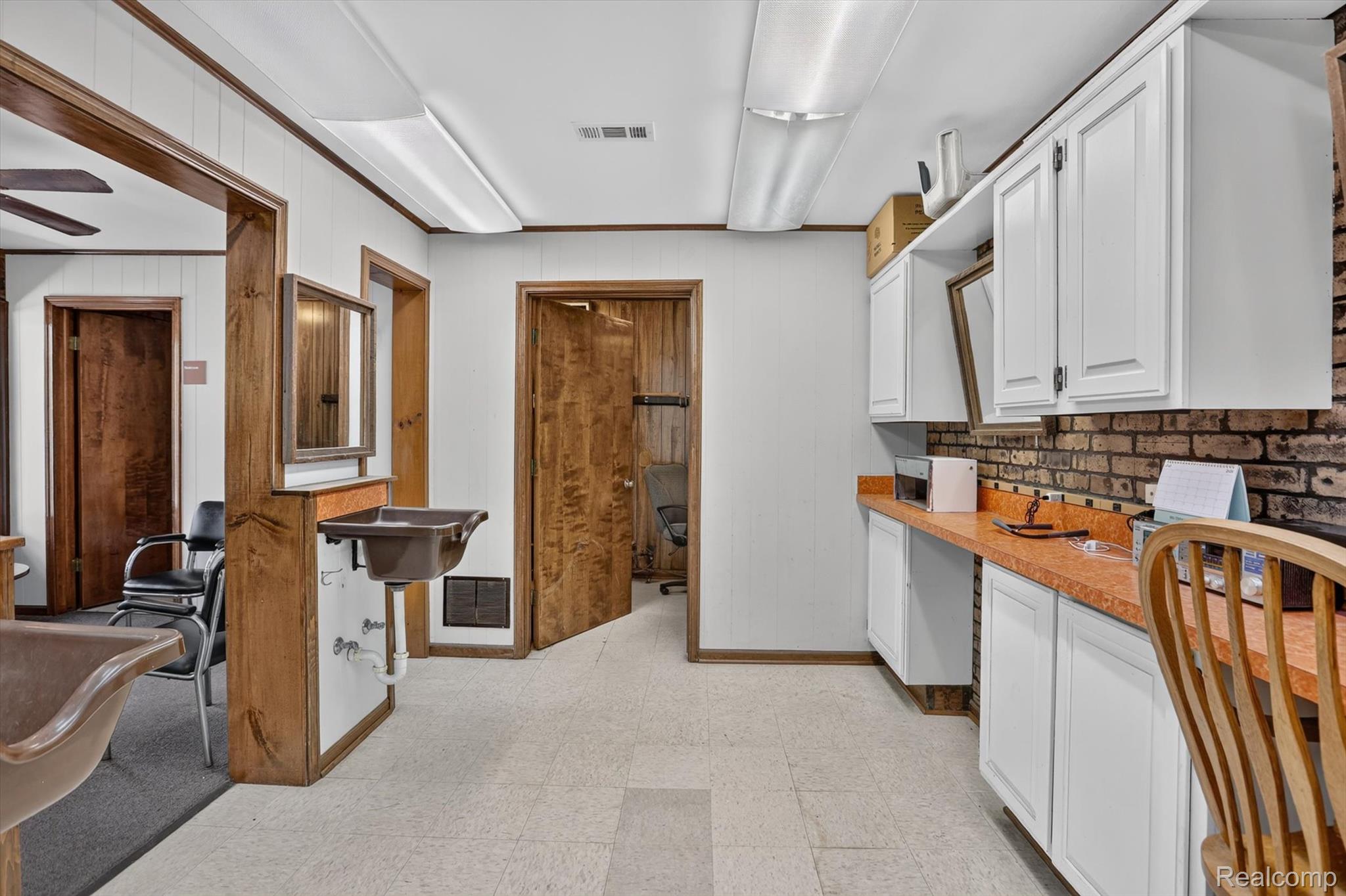 1011 S Graham Road