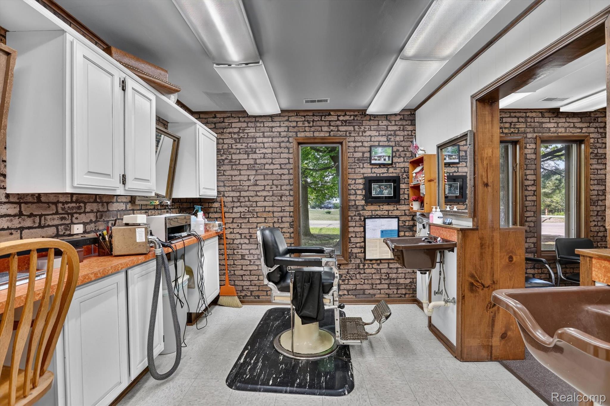 1011 S Graham Road