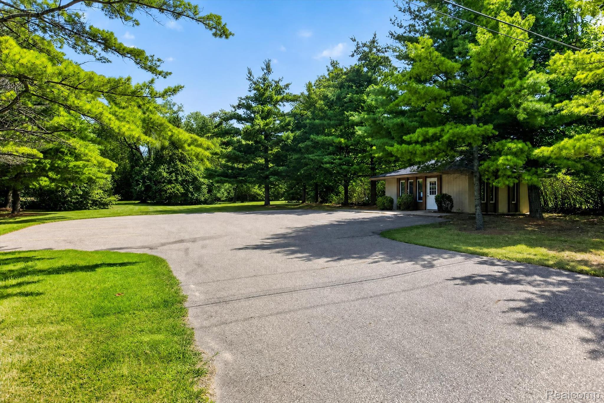 1011 S Graham Road