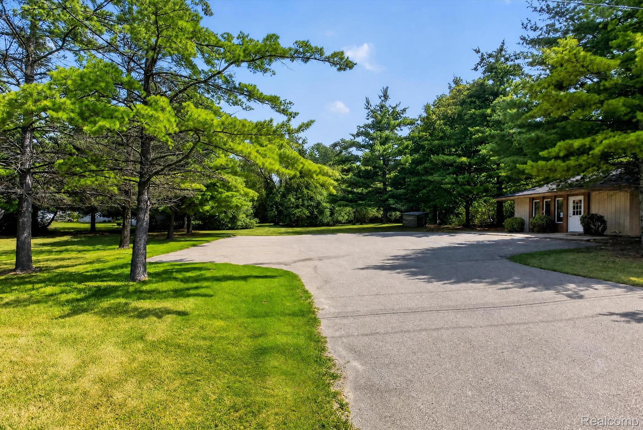 1011 S Graham Road