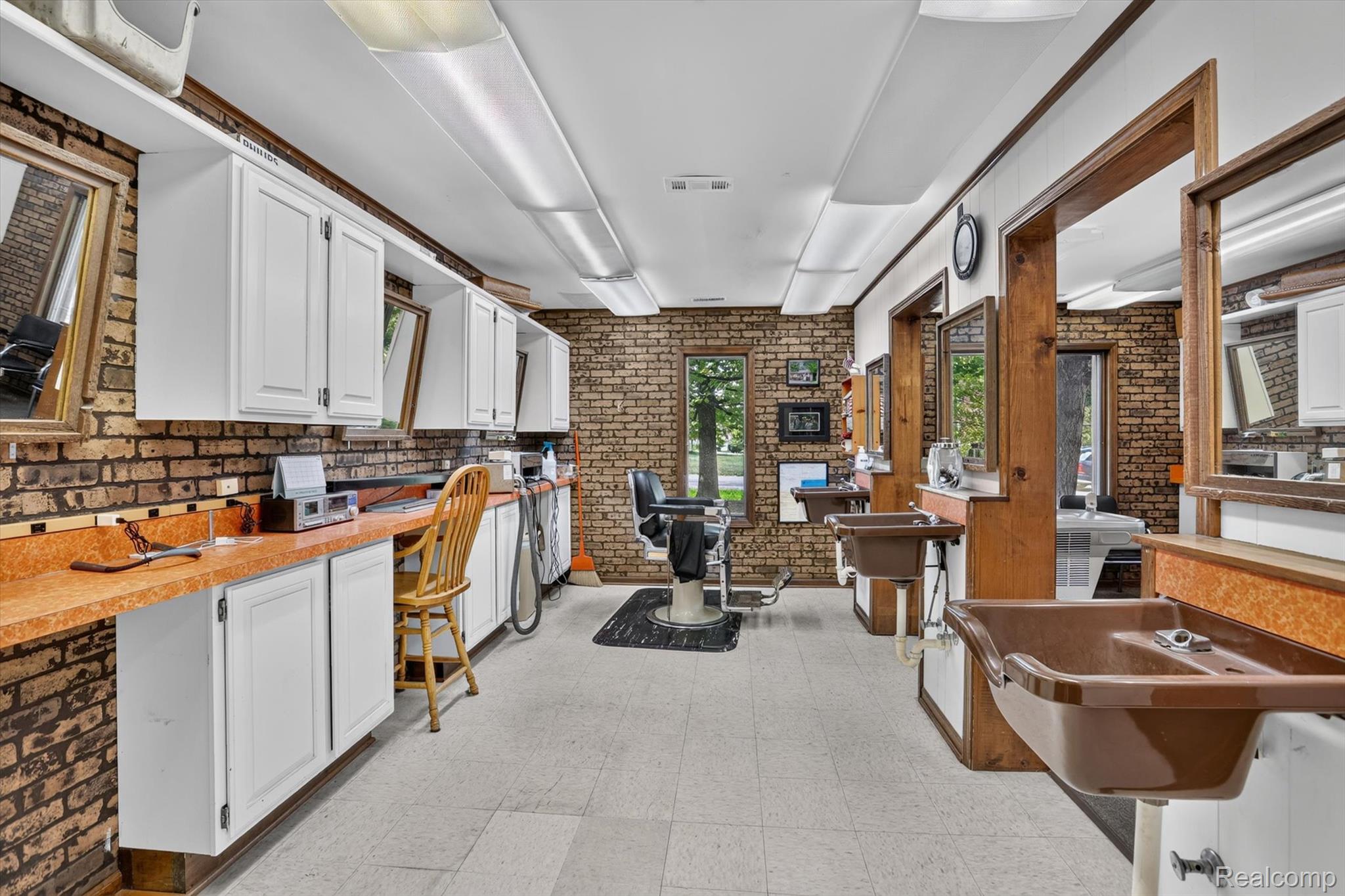 1011 S Graham Road
