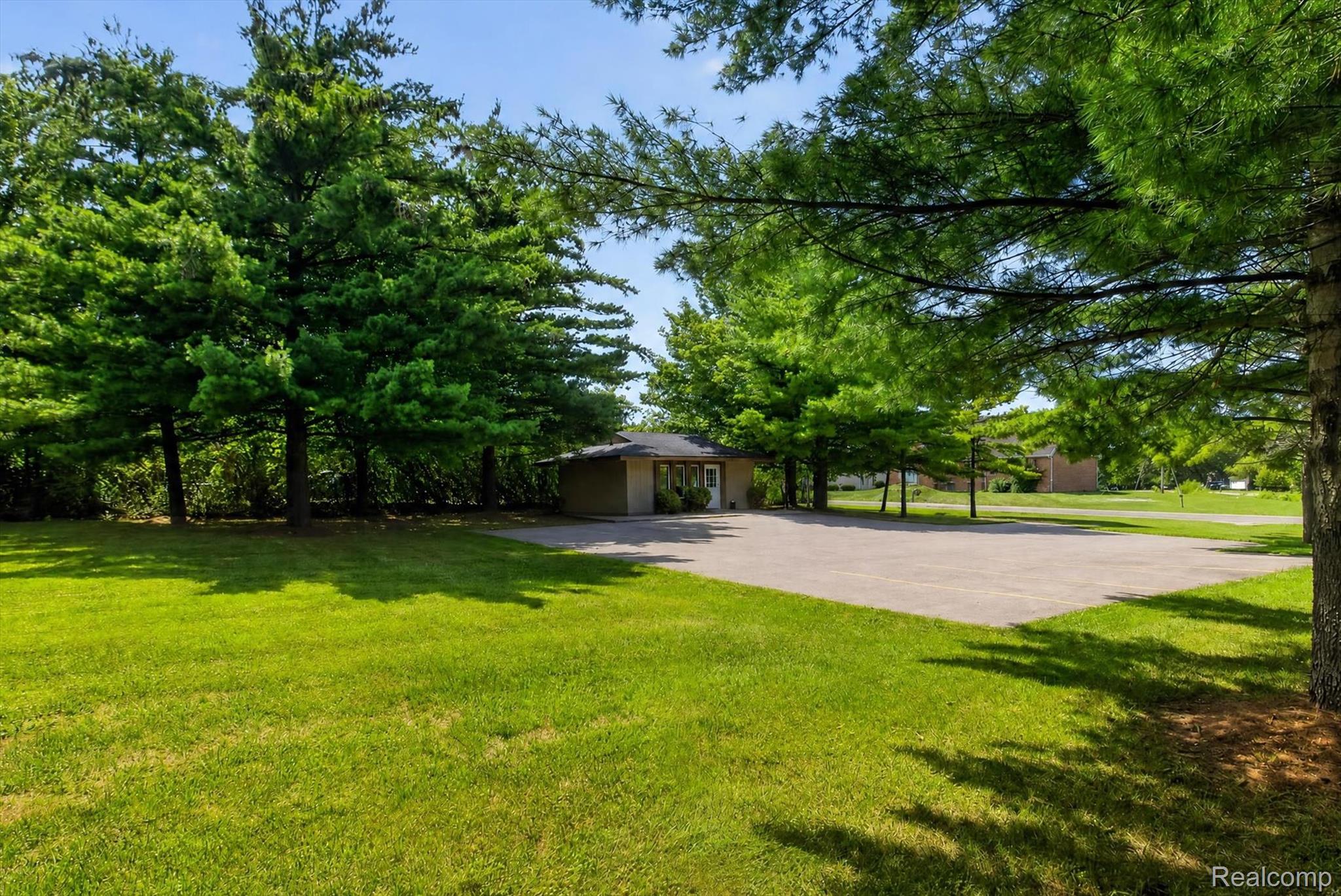 1011 S Graham Road