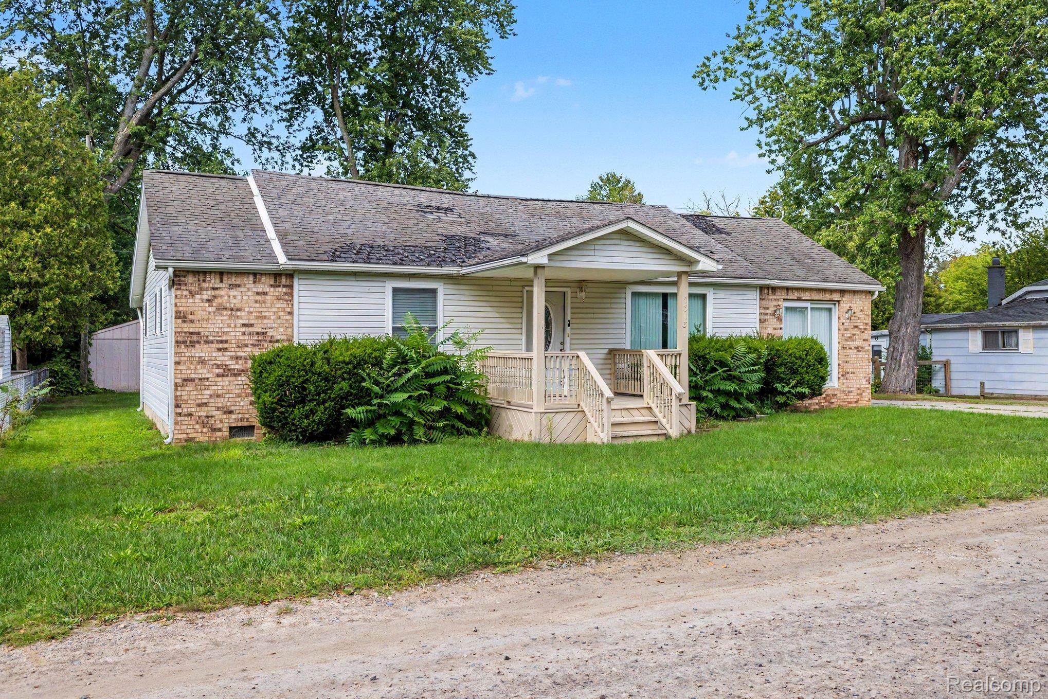 7313 Oak Road