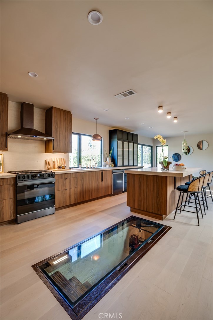 785 W Harriet Street