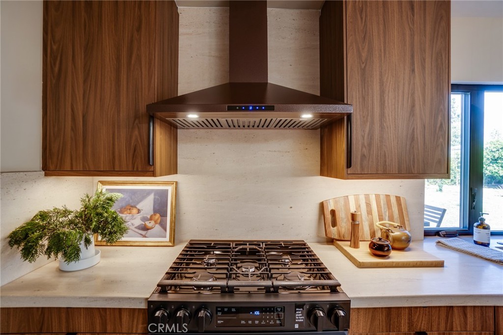 785 W Harriet Street