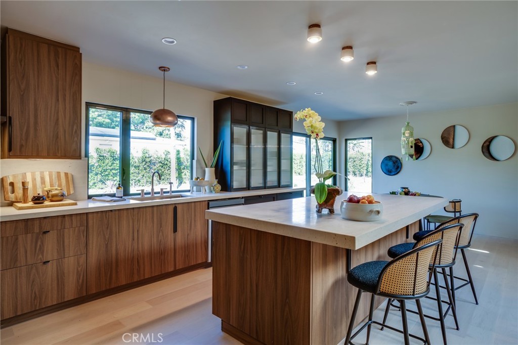 785 W Harriet Street