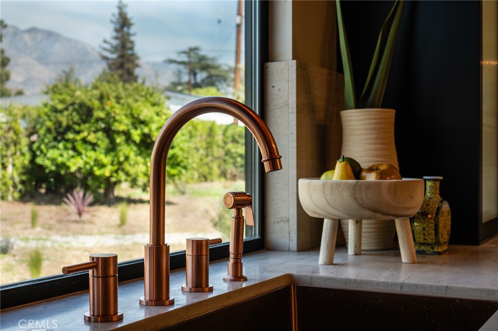 785 W Harriet Street