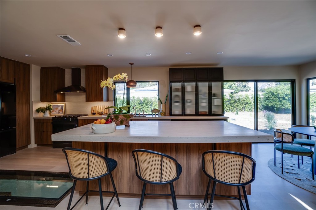 785 W Harriet Street