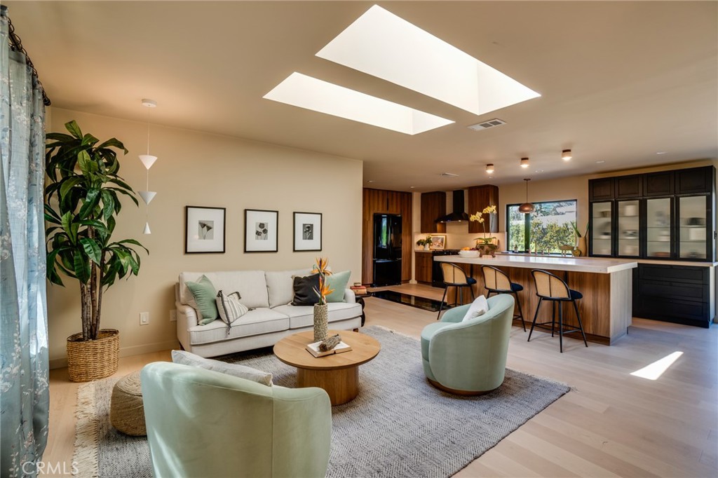 785 W Harriet Street