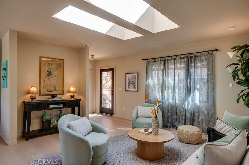 785 W Harriet Street