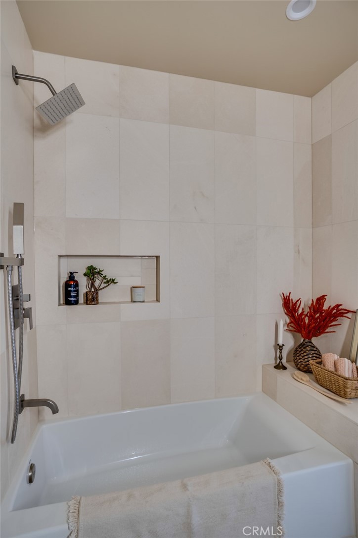 785 W Harriet Street