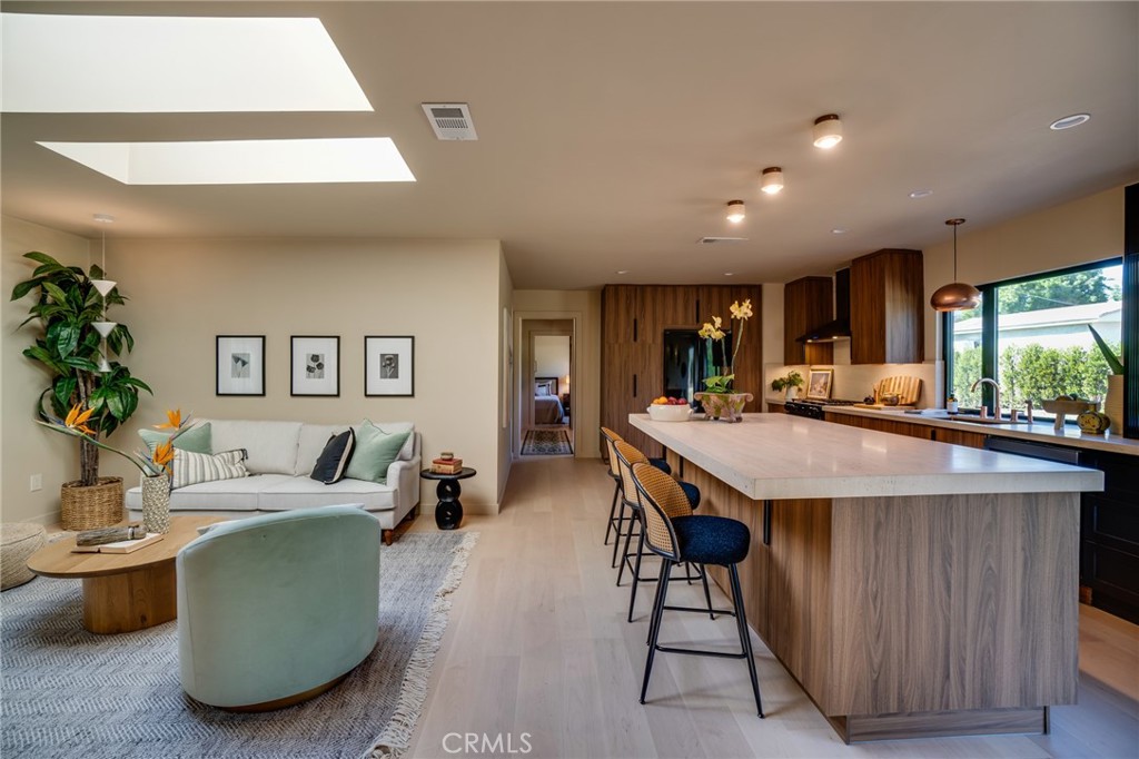 785 W Harriet Street