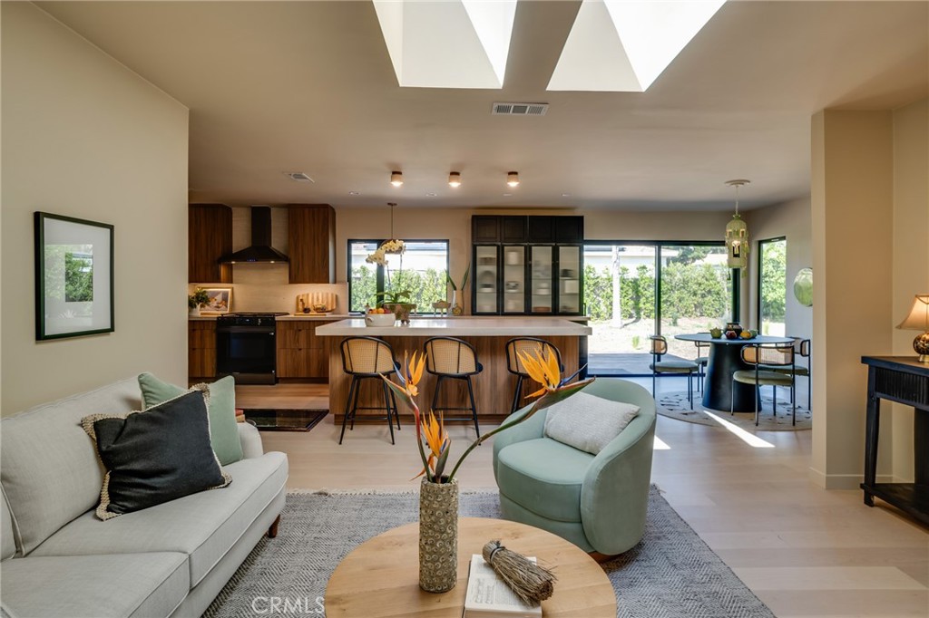 785 W Harriet Street