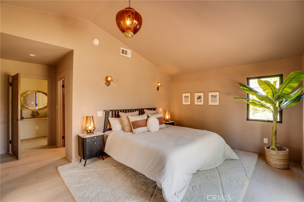 785 W Harriet Street