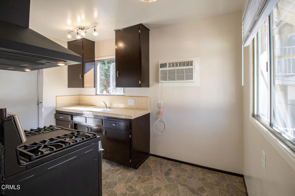 42 S Greenwood Avenue Unit: 2 