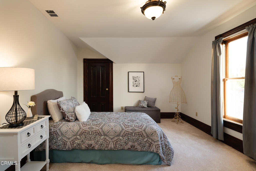 232 S Heliotrope Avenue