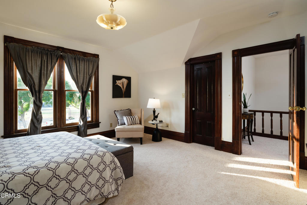 232 S Heliotrope Avenue