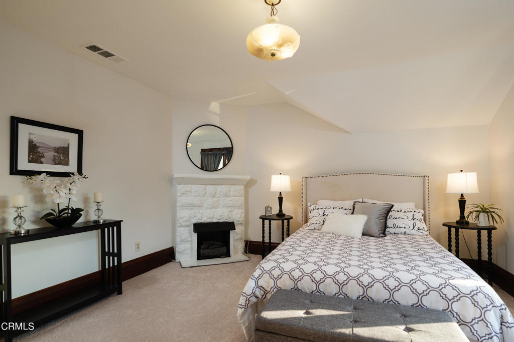 232 S Heliotrope Avenue