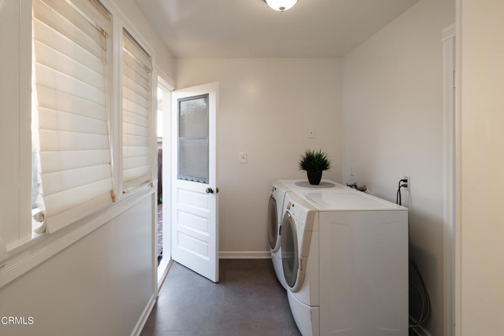 232 S Heliotrope Avenue