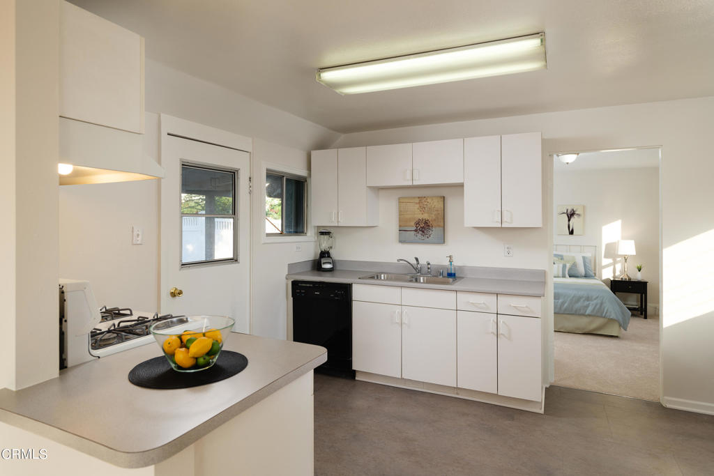 232 S Heliotrope Avenue